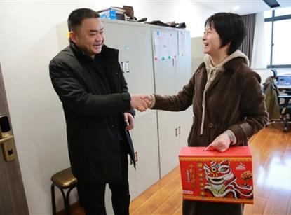 春節(jié)慰問送溫暖，歲寒情深暖人心——綿投集團(tuán)組織開展2022年春節(jié)慰問系列活動(dòng)